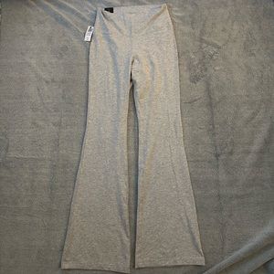 TNA atmosphere flare leggings